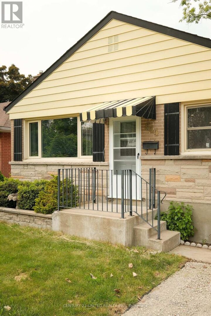 Property Photo:  644 Crawford Drive  ON K9J 3W6 