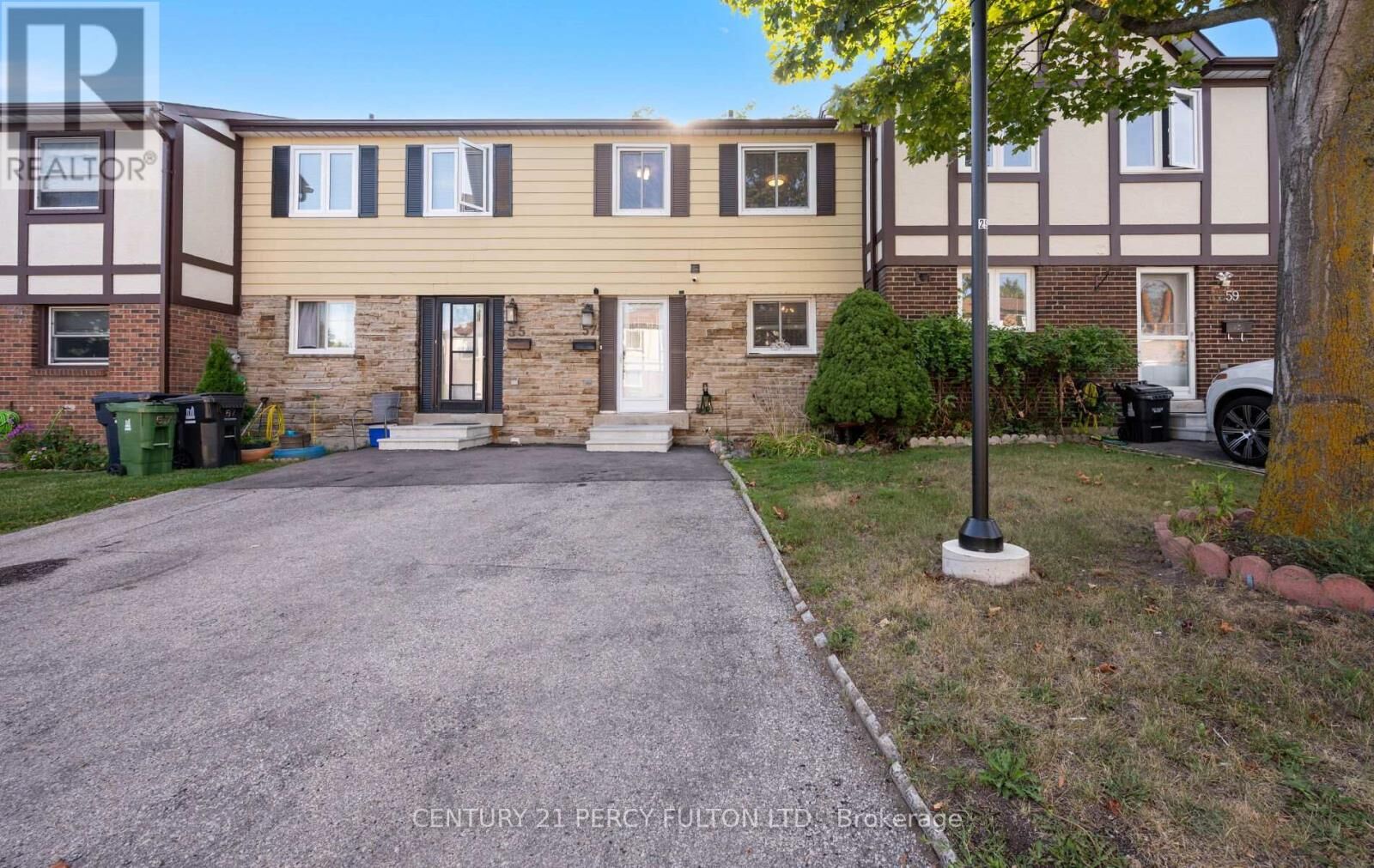 Property Photo: 57 Golden Appleway 111 ON M3A 3P2