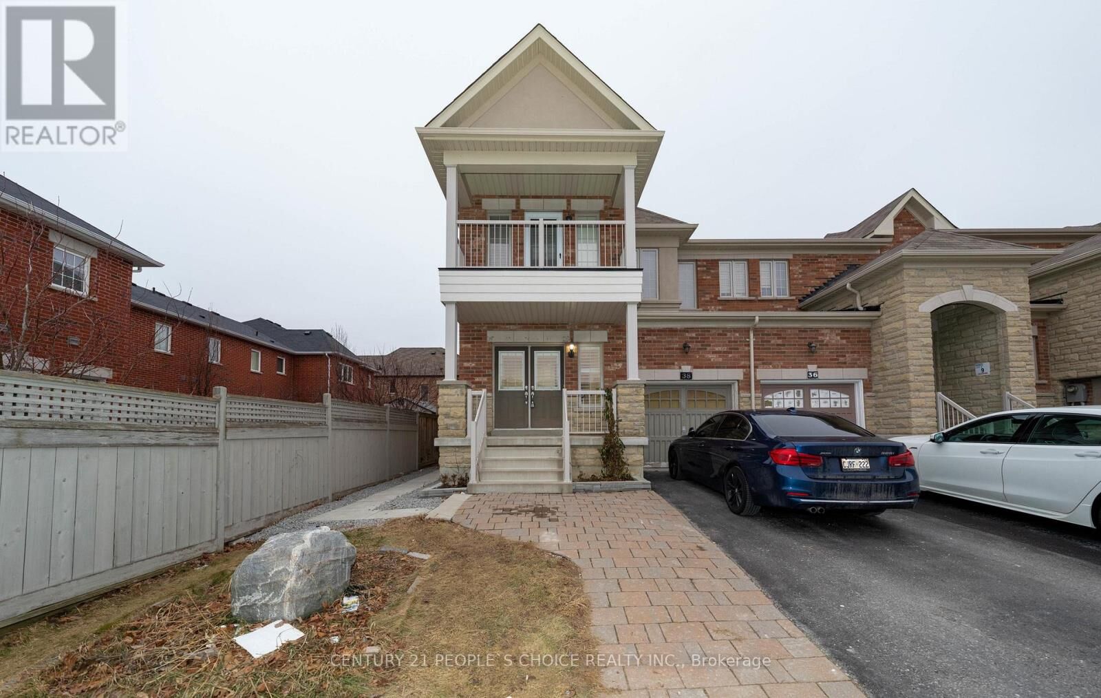 Property Photo: 38 Vettese Court Upper ON L6B 0V6