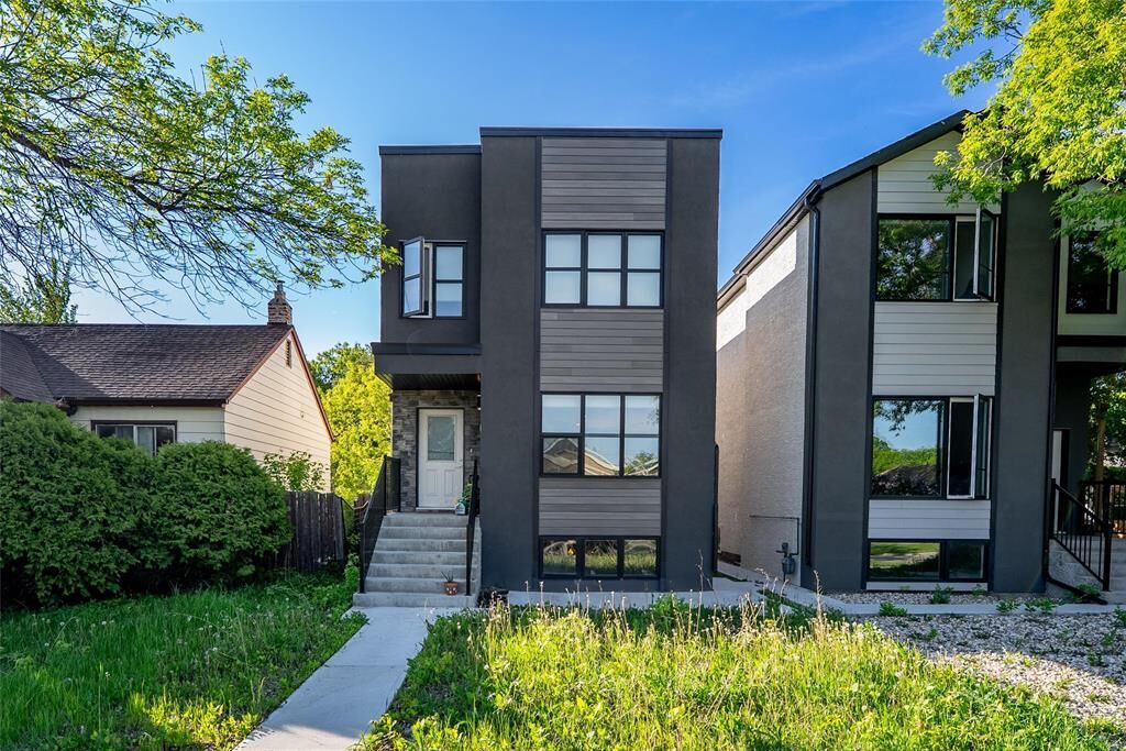 Property Photo:  41 Varennes Avenue  MB R2M 0N2 