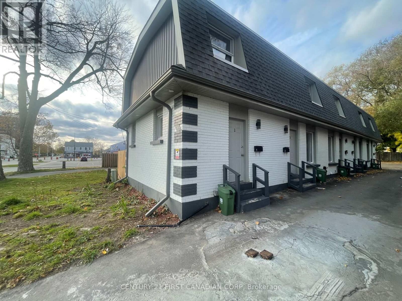 Property Photo: 292 Simcoe Street ON N6B 1J5