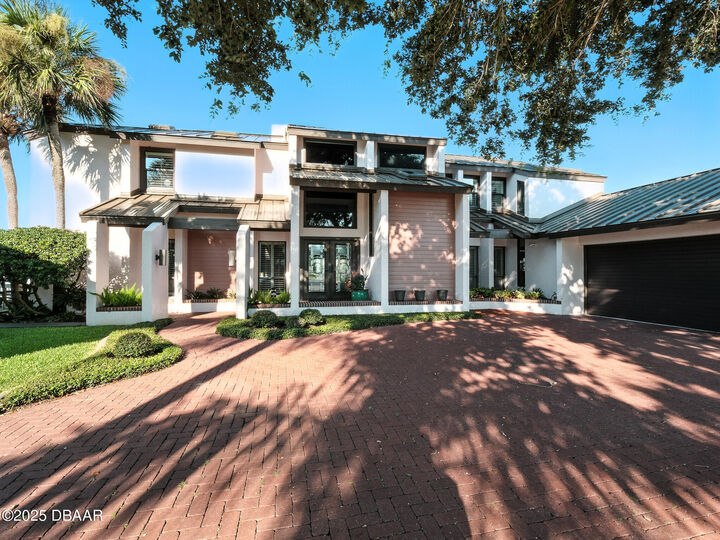 Property Photo: 448 Quay Assisi FL 32169