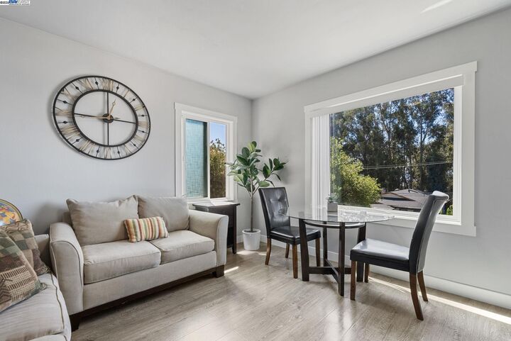 25910 Westview Way  Hayward CA 94542 photo