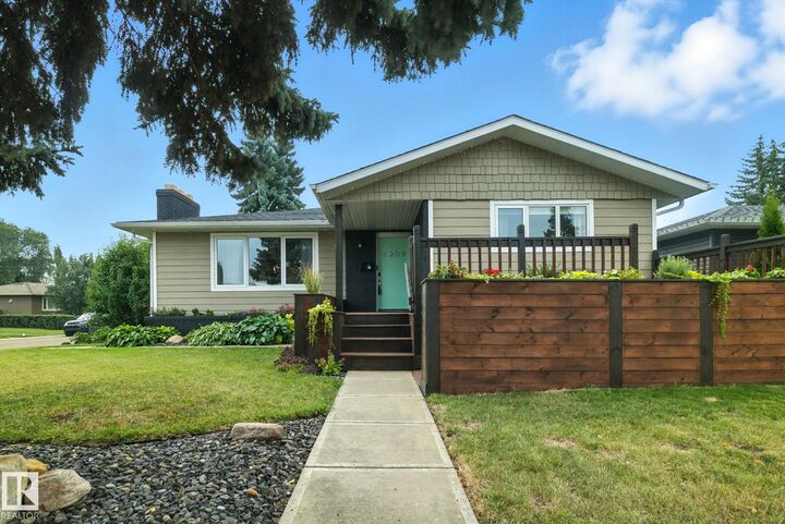 6203 93 Avenue NW  Edmonton AB T6B 0W4 photo