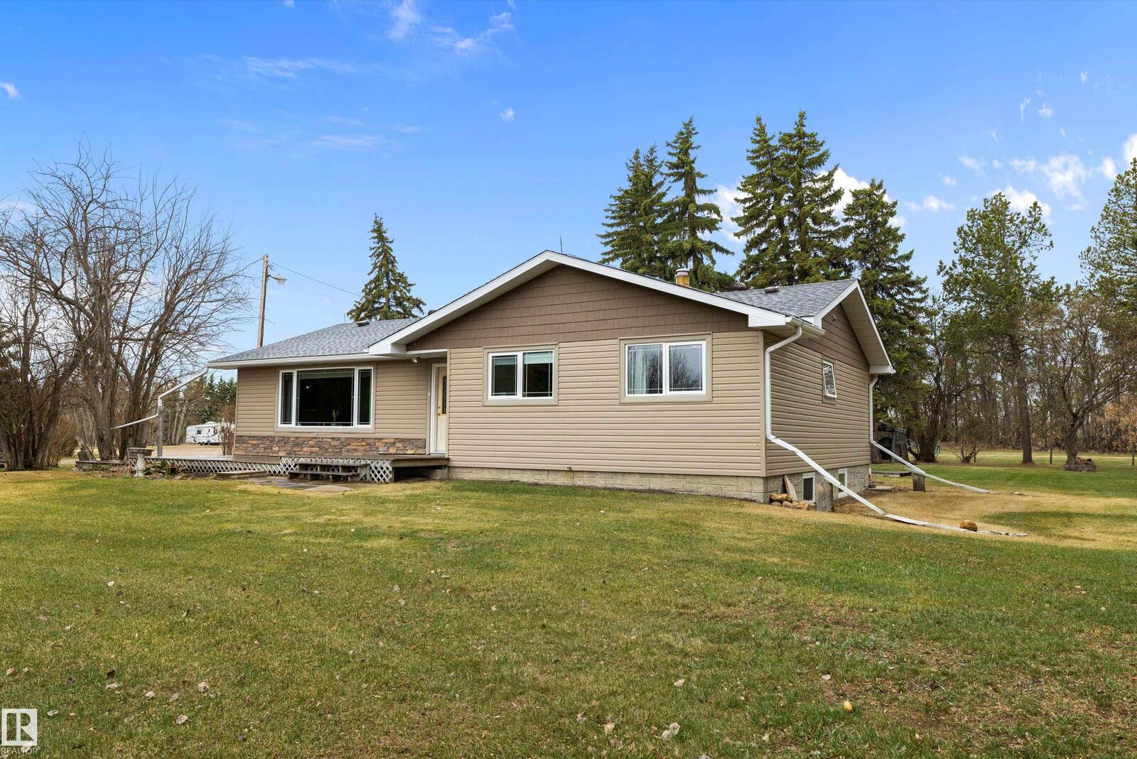 Property Photo:  55518 & 55516 Rge Road 250  AB T8R 1P4 
