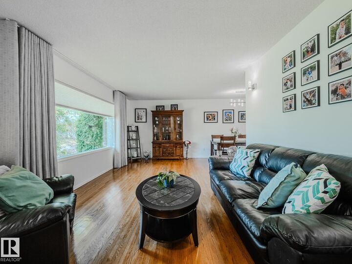 Property Photo: 5607 94B Avenue NW AB T6B 0Z1