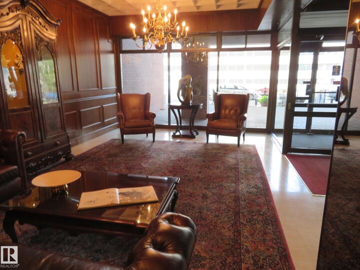 Photo de la propriété: 11503 100 Avenue NW 501 AB T5K 2K7