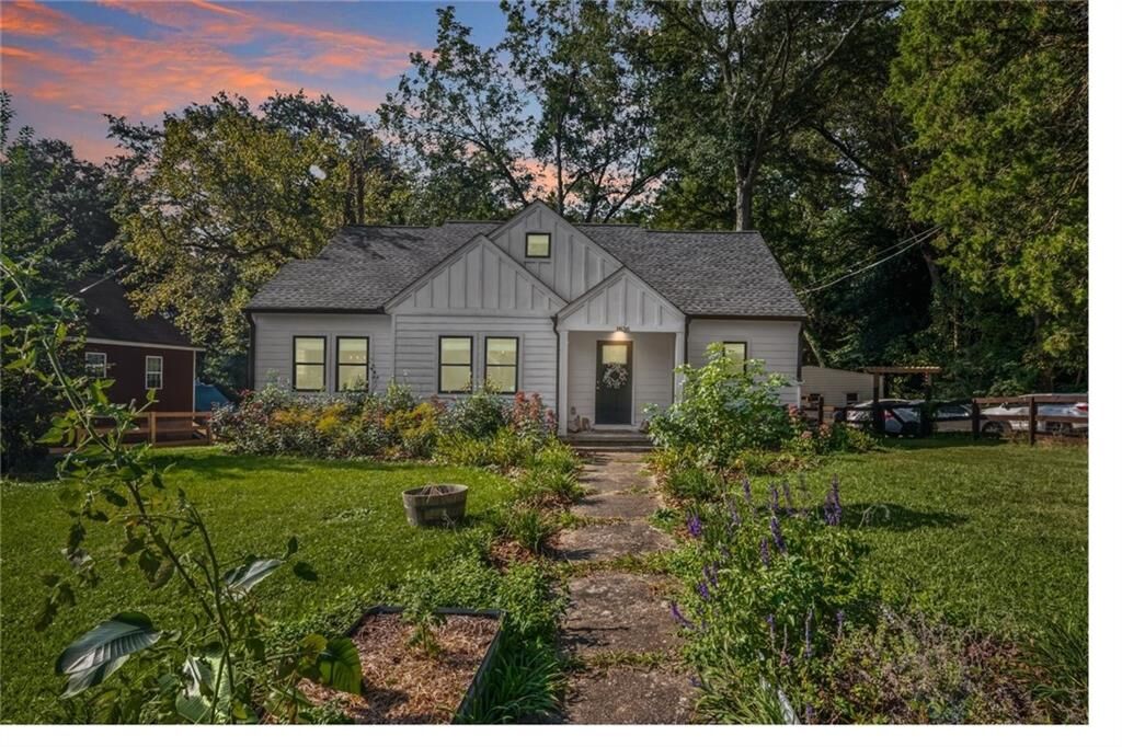 Property Photo:  1836 Sandtown Road SW  GA 30311 