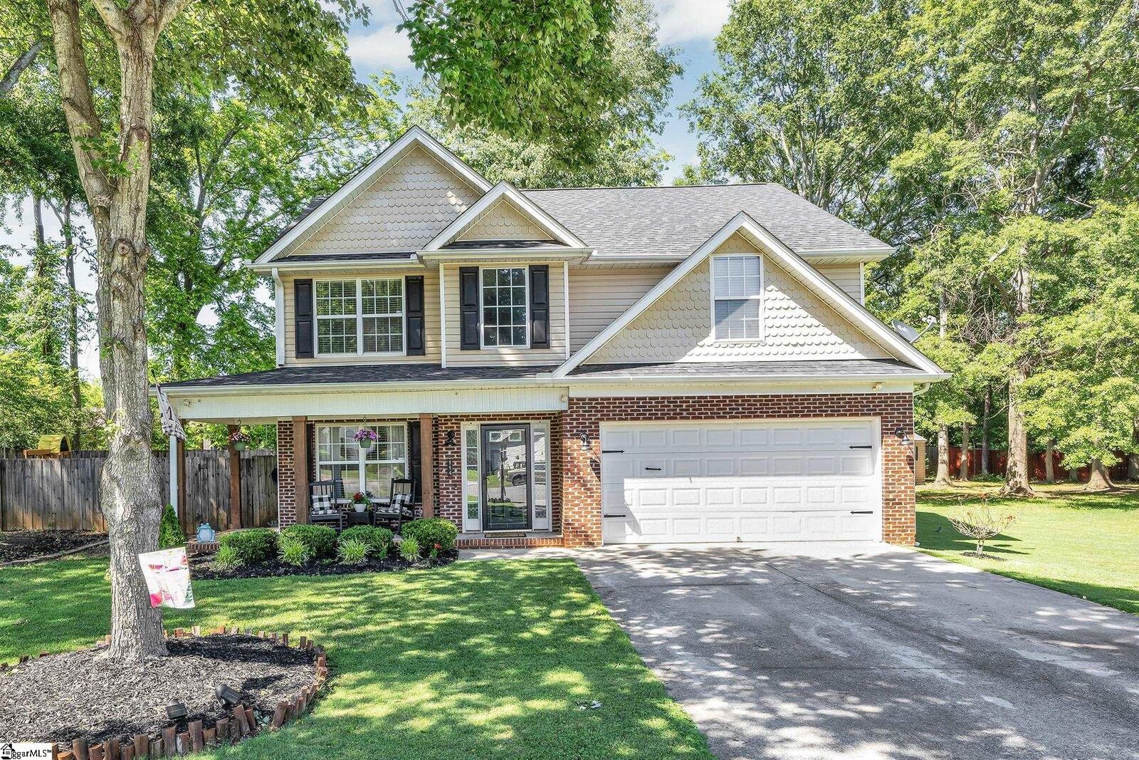Property Photo: 114 Thorncliff Place SC 29625