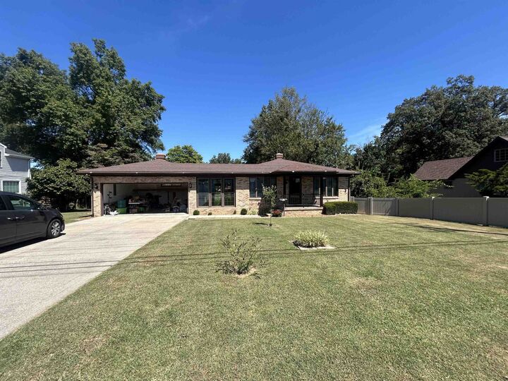 211 E Geiger St  Morganfield KY 42437 photo