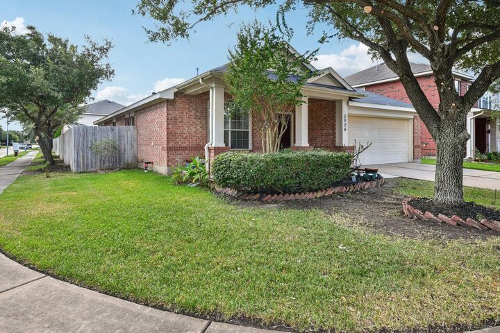 Property Photo:  3026 Sunset Park Drive  TX 77449 