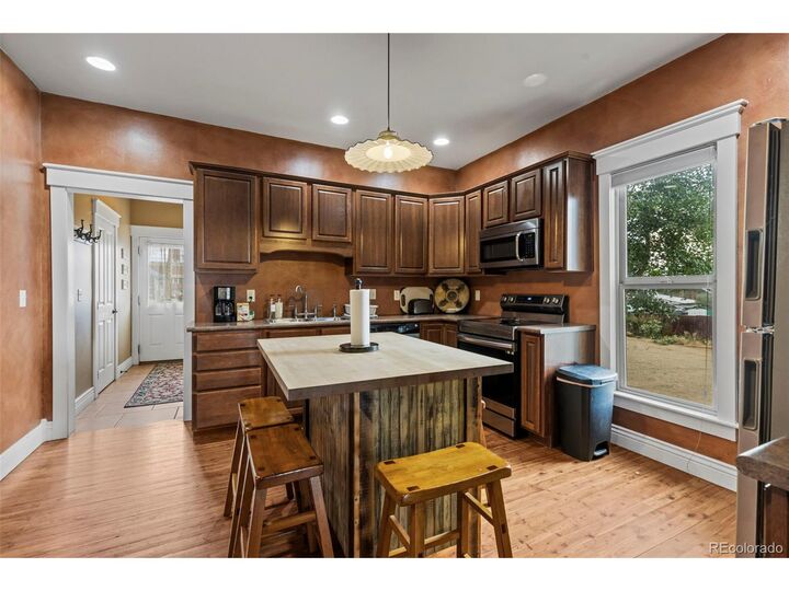 Property Photo:  111 W 7th St  CO 80461 