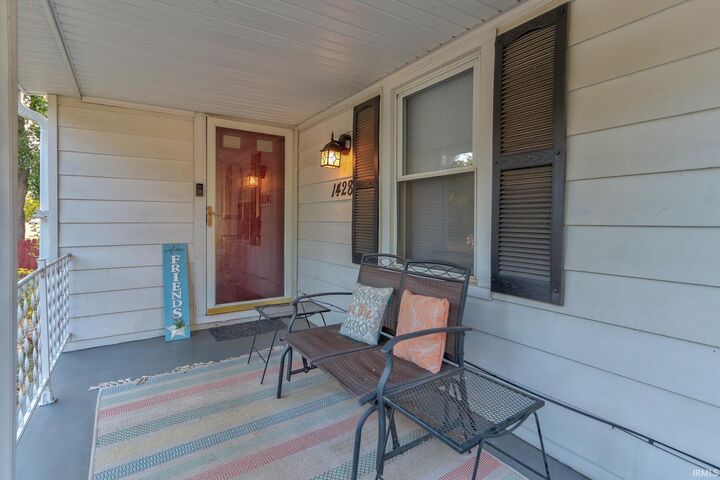 Property Photo:  1428 Monroe Avenue  IN 47714 