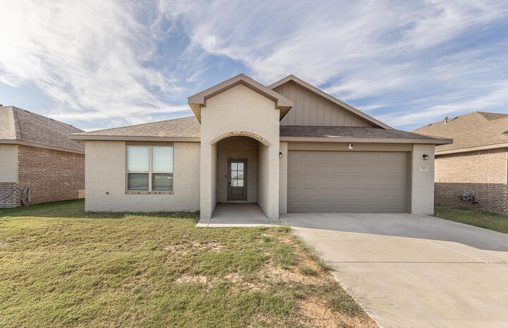 703 E 17th Street  Wolfforth TX 79382 photo