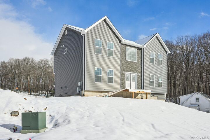 Property Photo:  10 Vargas Circle  NY 10980 