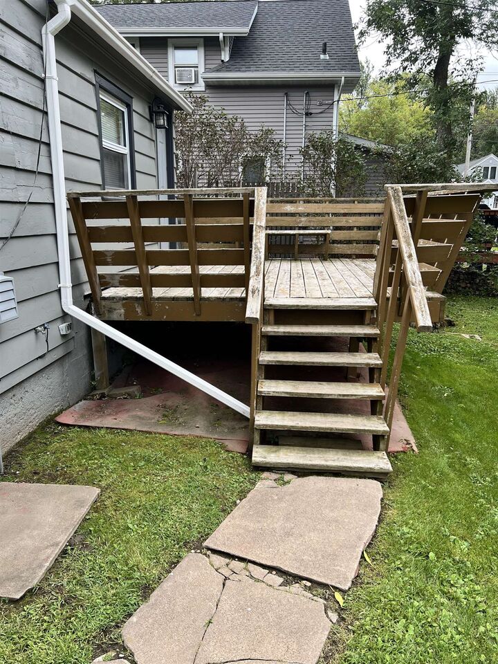 Property Photo: 437 9th St MN 55720
