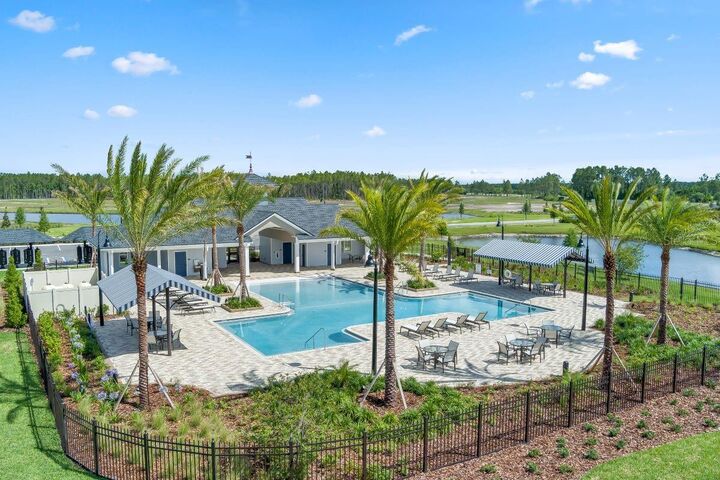 Property Photo: 13 Tea Olive Drive FL 32137