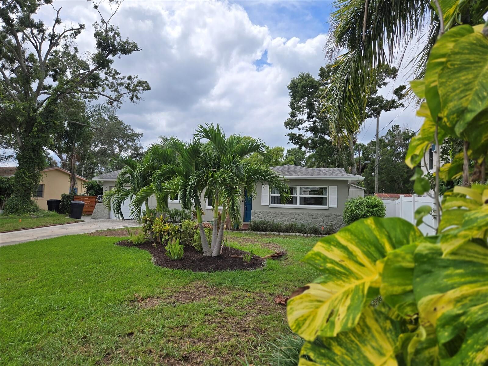 Property Photo:  7962 2nd Way N  FL 33702 