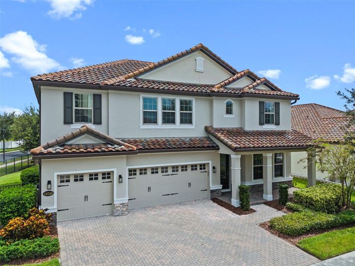 Property Photo:  10748 Citron Oaks Drive  FL 32836 