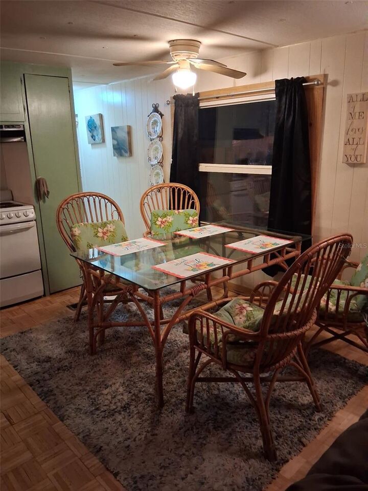 Property Photo: 5112 80th Way N FL 33709