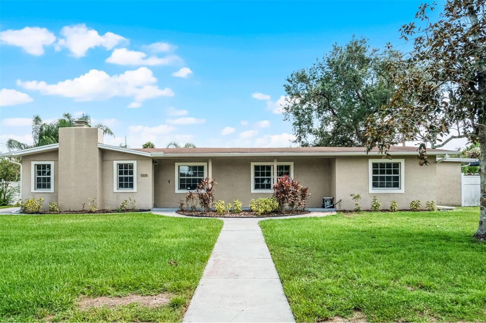Property Photo:  1005 Marabon Avenue  FL 32806 