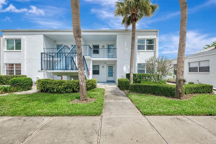 Property Photo: 725 Capri Isles Boulevard 725 FL 34292