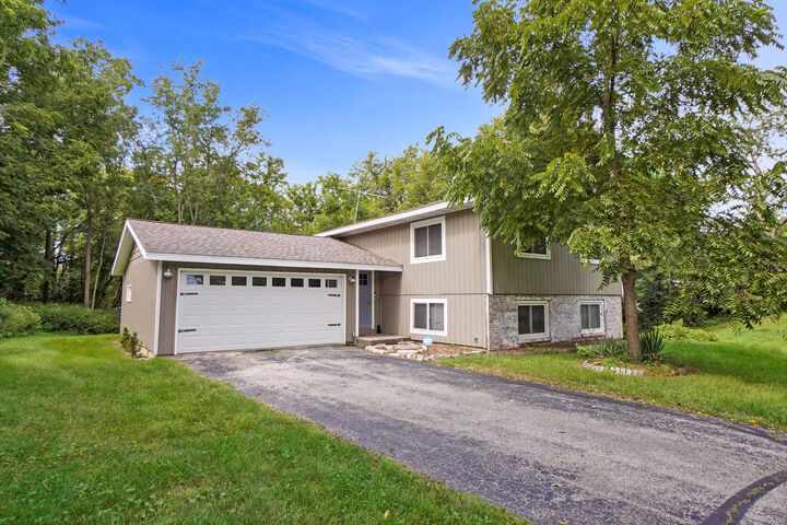 2966 Deerpath Rd  Lyons WI 53147 photo