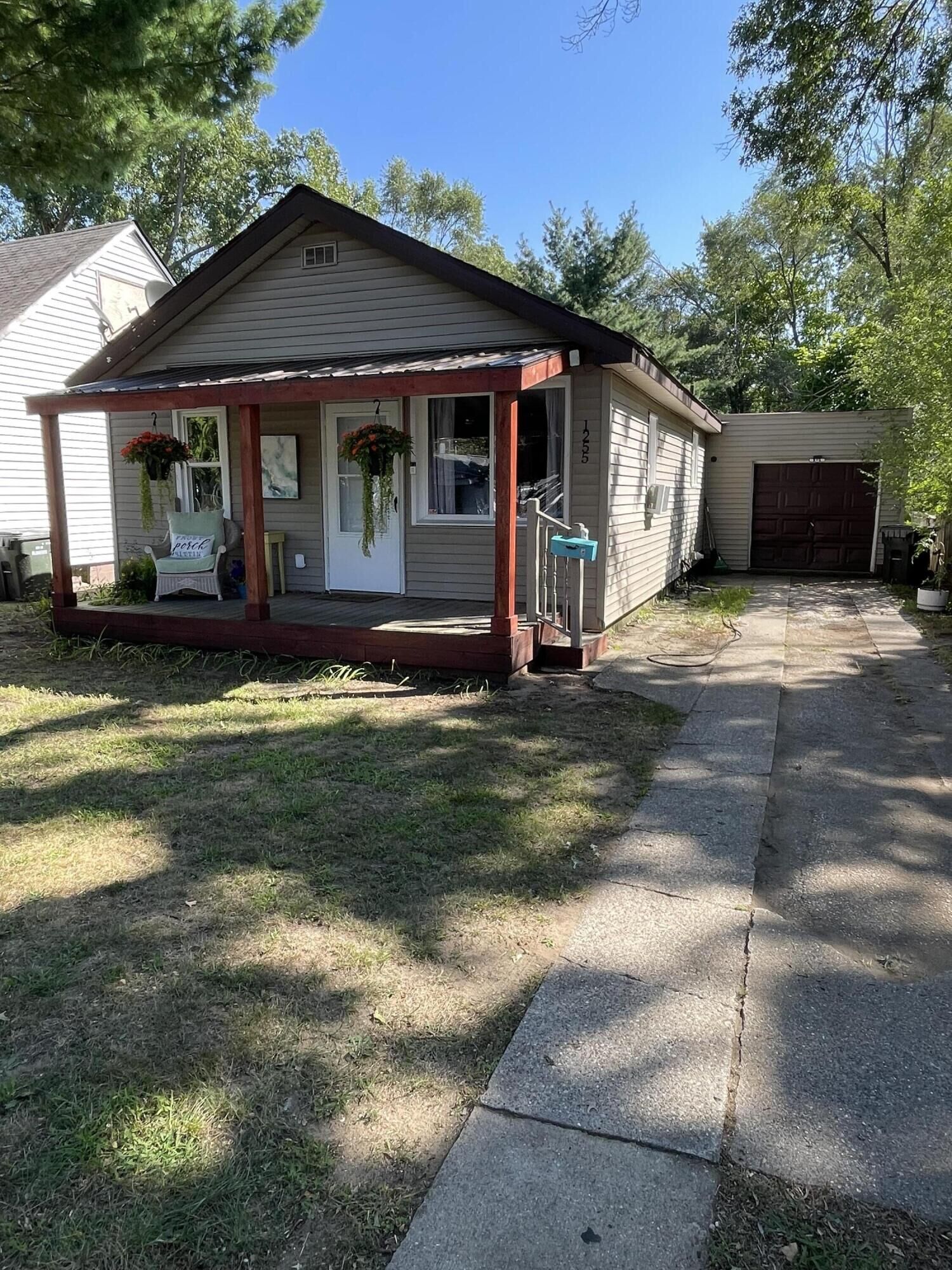 Property Photo: 1255 Langeland Avenue MI 49442
