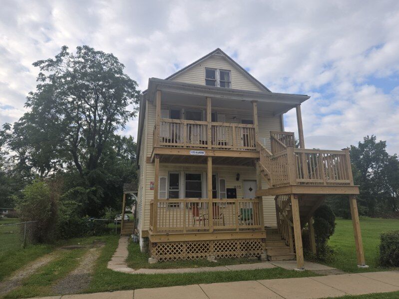 Property Photo:  615 Frances Street  IL 60426 