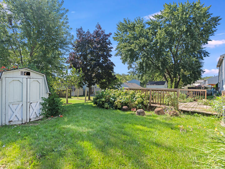 Property Photo: 813 Kansas Street IL 60188