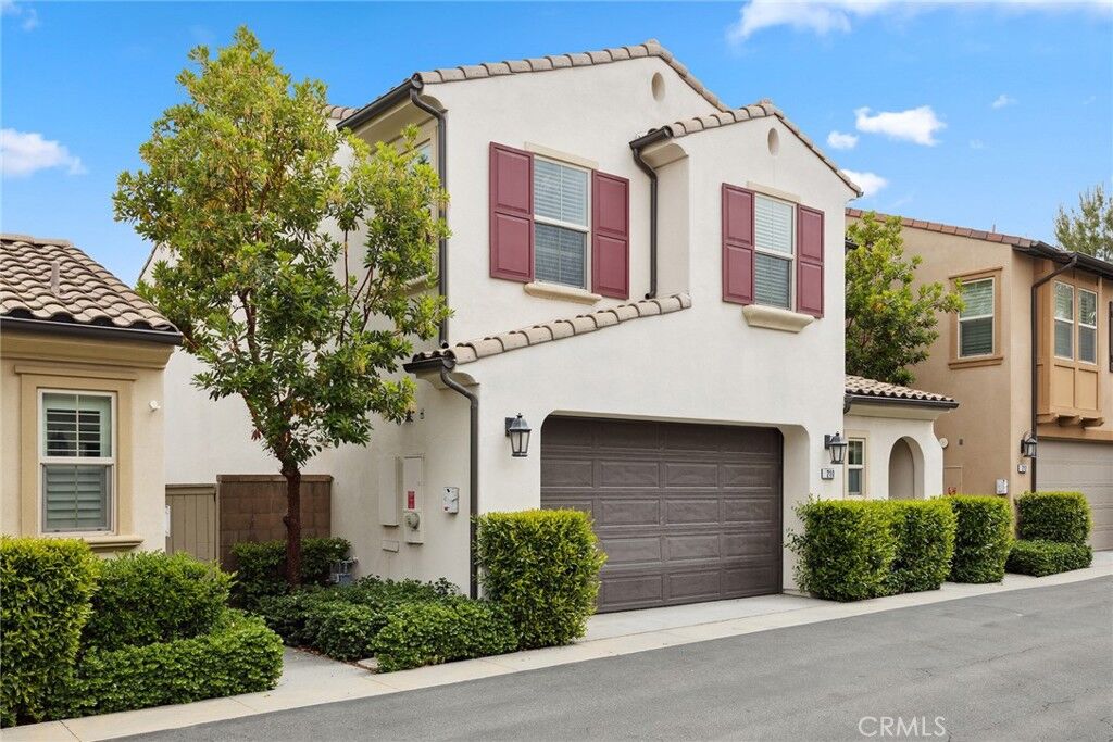 Property Photo: 210 Desert Bloom CA 92618