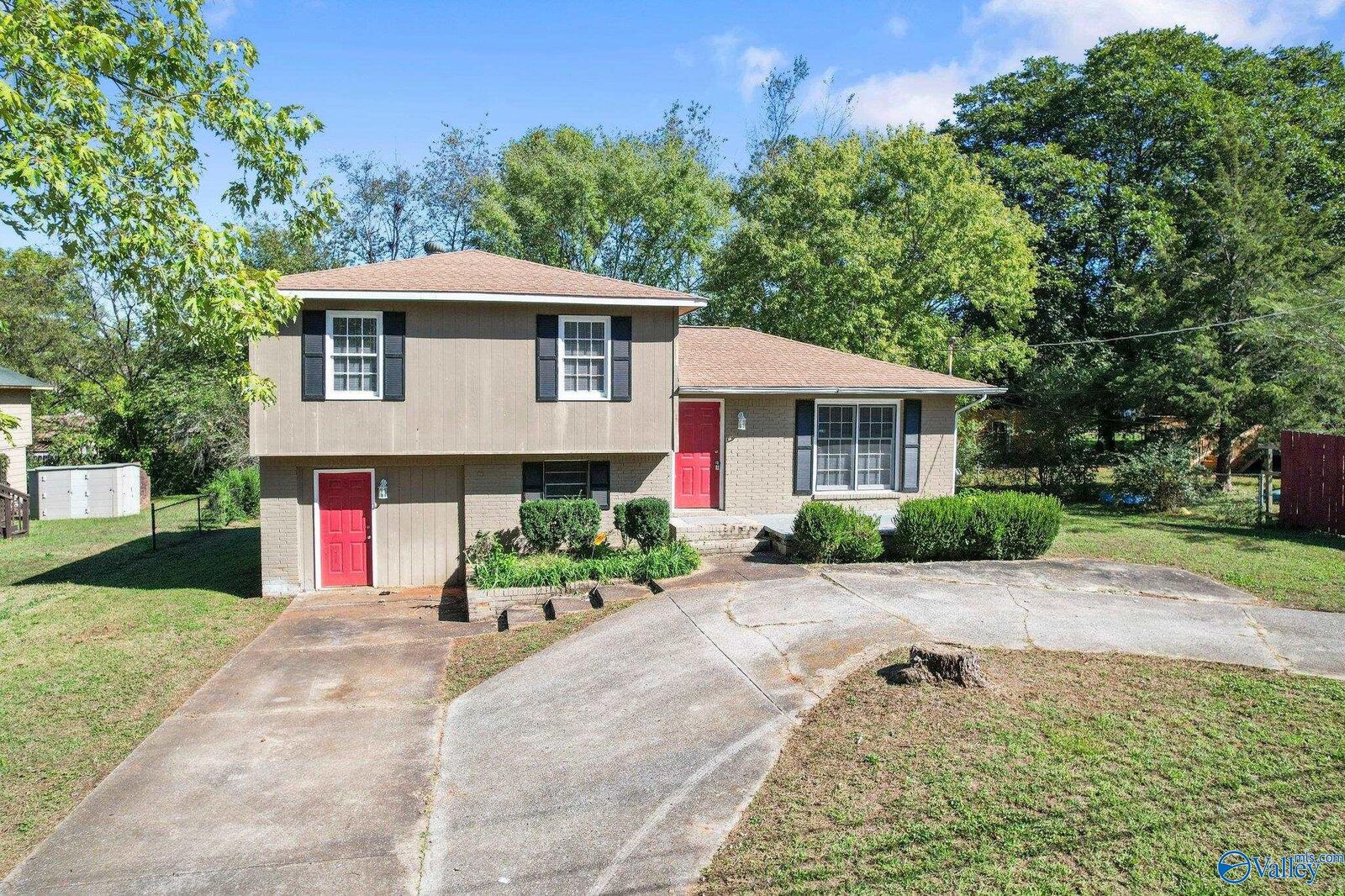 Property Photo:  3602 Oakdale Circle  AL 35810 