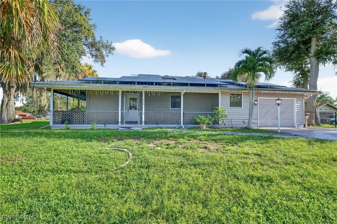 Property Photo: 2503 E 5th Street FL 33936