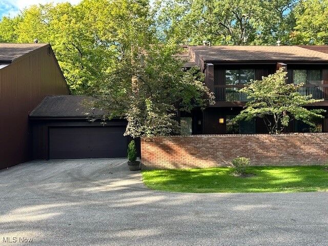 Property Photo:  938 Trimble Place  OH 44067