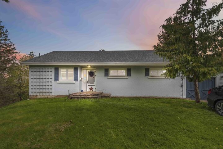 31 Beechwood Drive  Truro NS B2N 1R3 photo