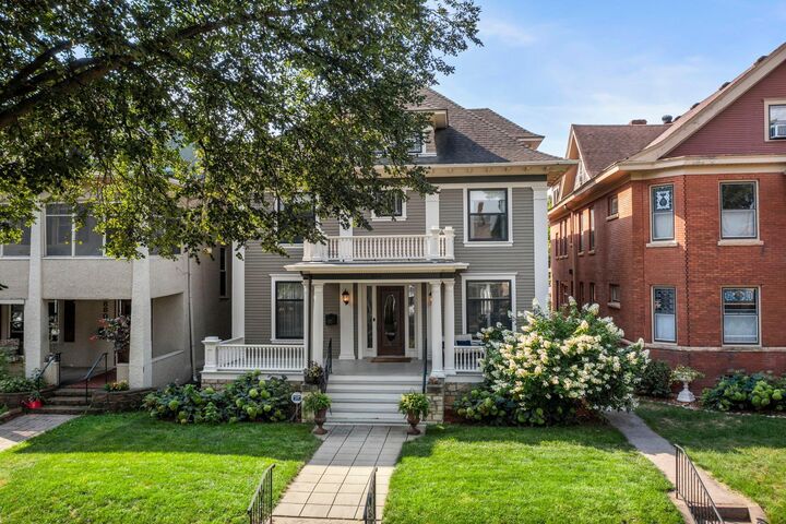 Property Photo:  884 Lincoln Avenue  MN 55105 