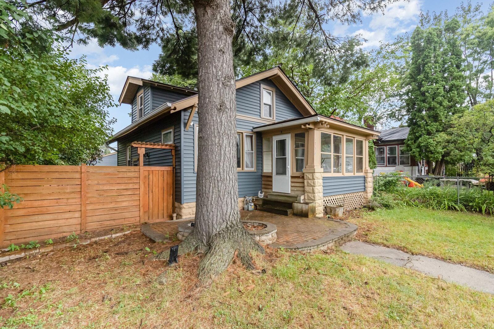 Property Photo: 1134 Charles Avenue MN 55104