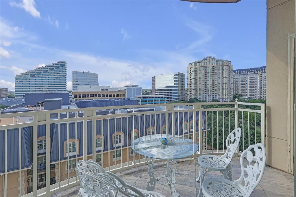 Property Photo:  3225 Turtle Creek Boulevard 1042  TX 75219 