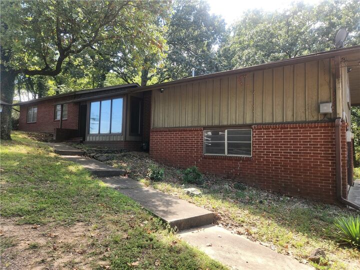 725 Montgomery Street  Clarksville AR 72830 photo