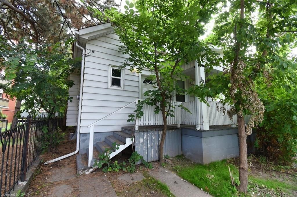 Property Photo:  167 Prospect Street S  ON L8M 2Z5 