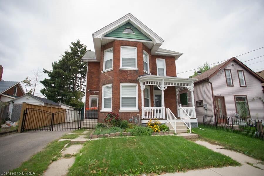Property Photo:  166 Brock Street  ON N3S 5W4 
