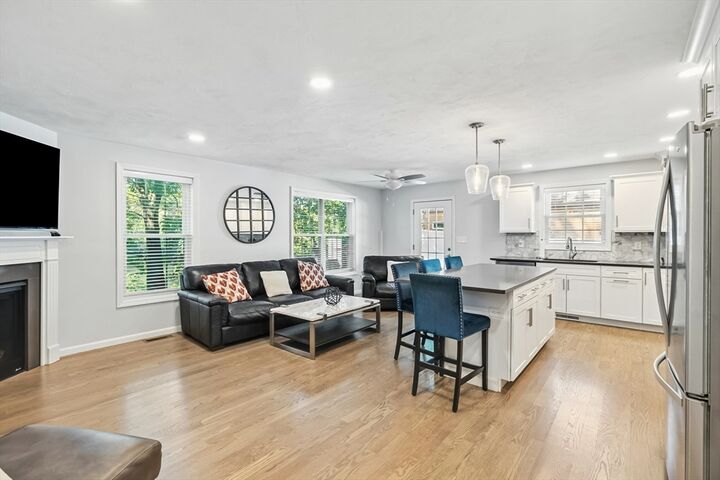 Property Photo:  33 Phalanx St  MA 01879 