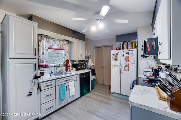 Property Photo:  2109 Cherry Drive  PA 18466