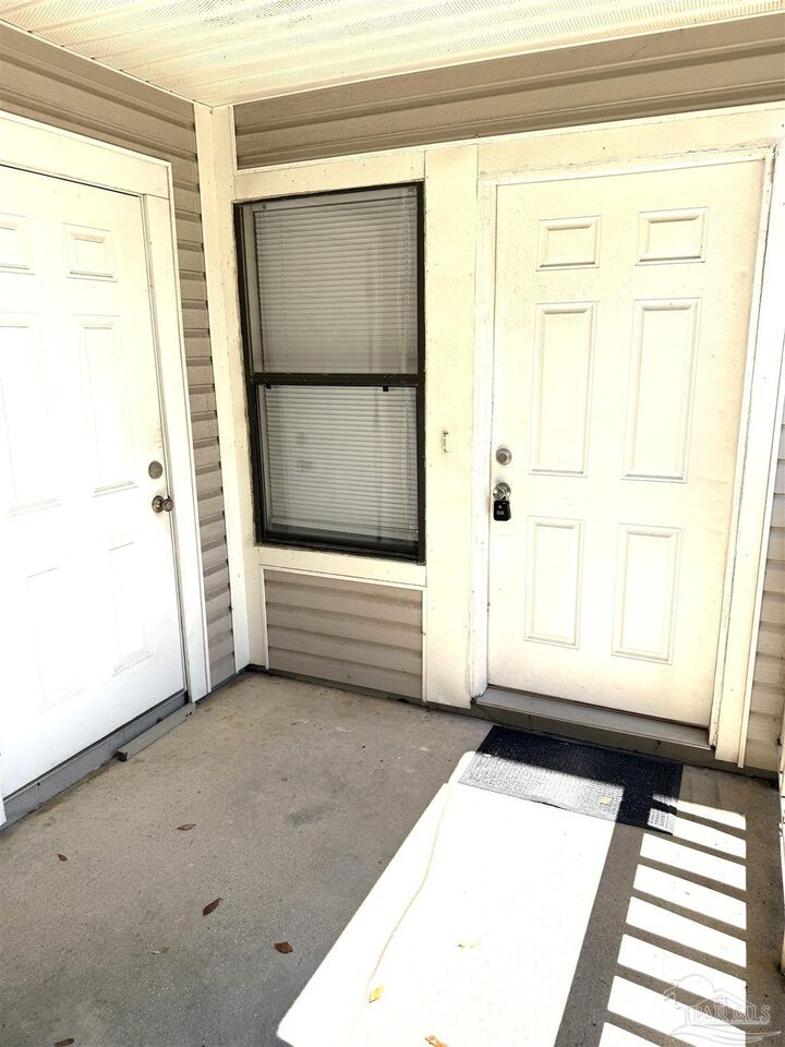 Property Photo: 3202 Redwood Ln D FL 32563
