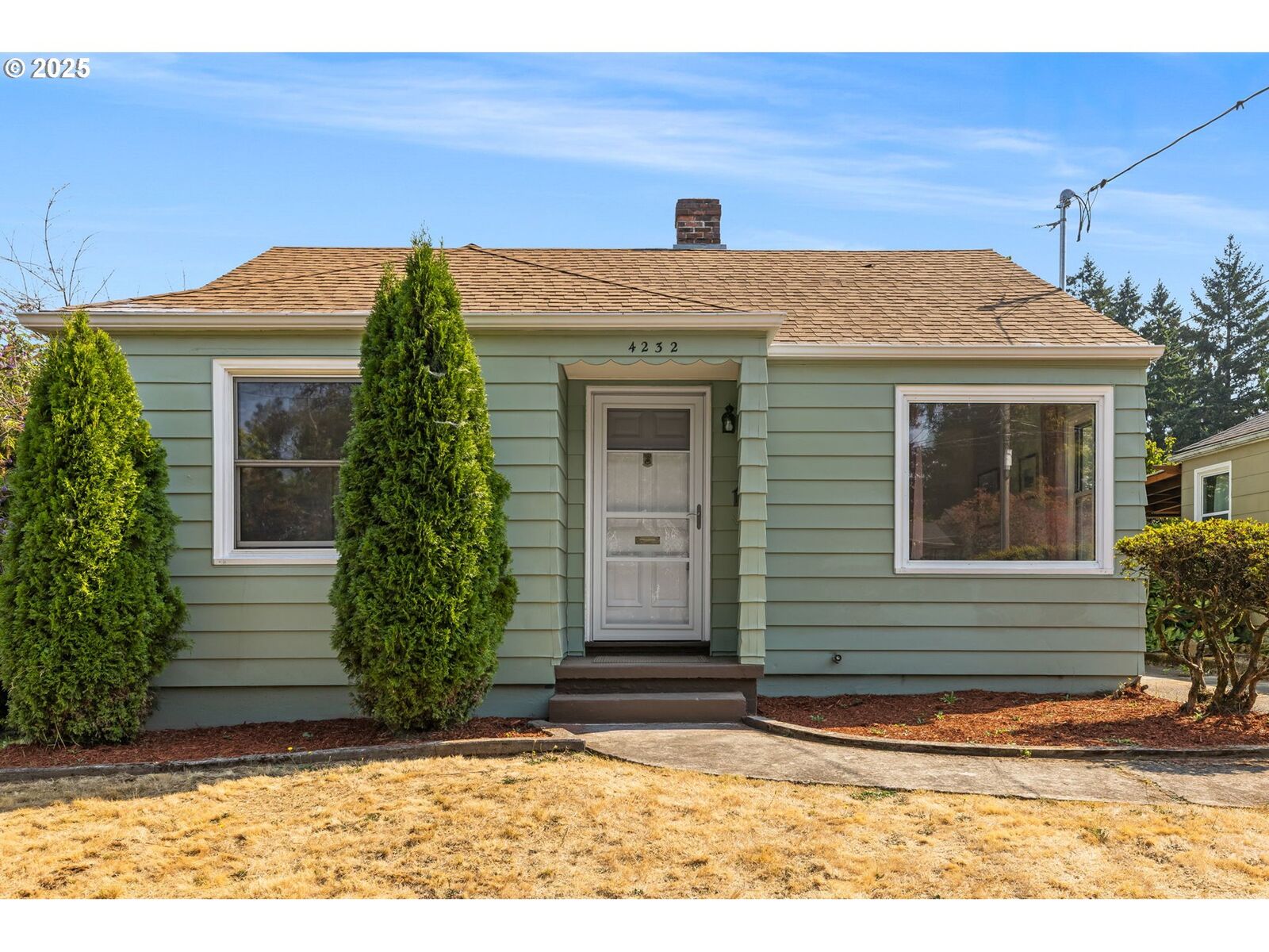 Property Photo: 4232 NE 73rd Ave OR 97218