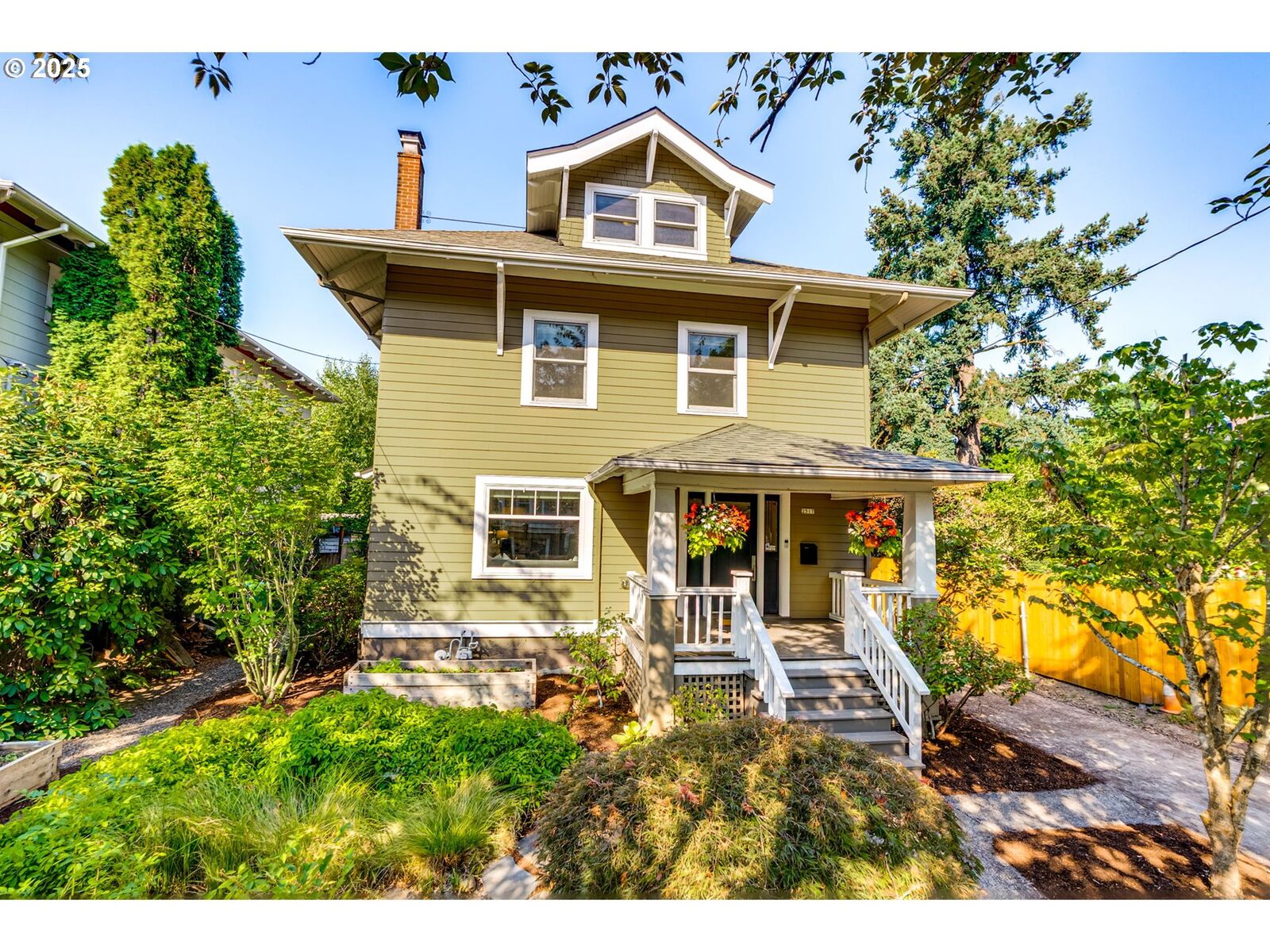 Property Photo:  2517 NE 47th Ave  OR 97213 