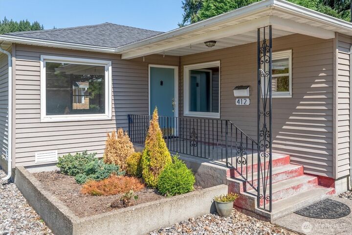 Property Photo:  412 NW 7th Avenue  WA 98626 