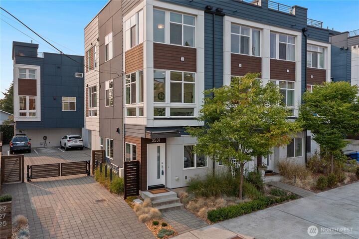 3531  Wallingford Avenue N  Seattle WA 98103 photo