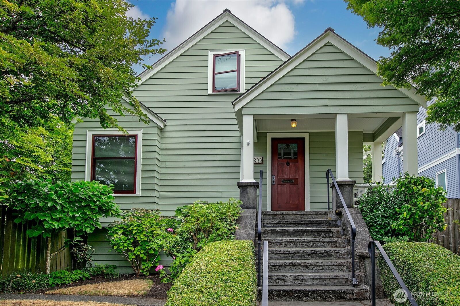 Property Photo: 5206 Wallingford Avenue N WA 98103