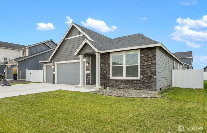 Property Photo: 4748 W Wren WA 98837